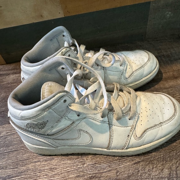 Nike Off-White High-Top Sneakers - Picture 1 of 2